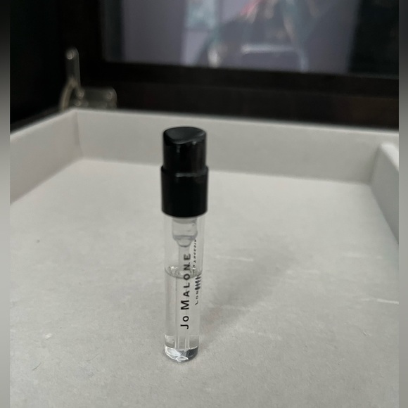 Jo Malone London English Pear & Freesia - 5 for $25 for items marked with ⭐️ - Picture 1 of 3